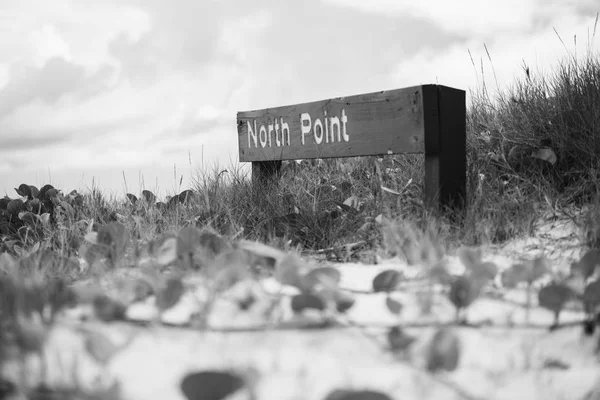 Παρθένα παραλία στο North Point, Moreton νησί. Μαύρο και Wh — Φωτογραφία Αρχείου