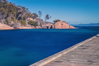 Coles Bay Tasmania'deki / daki iskelede Freycinet