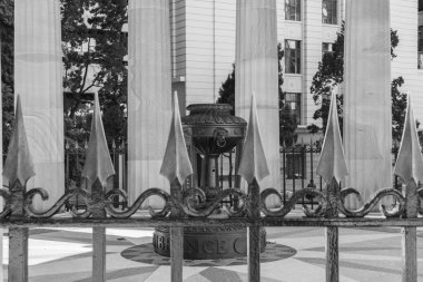 Brisbane, Avustralya - 17 Ağustos 2017, Perşembe: Anzak Meydanı Savaş Anıtı Brisbane şehrinde görünümünü üzerinde Perşembe 17 Ağustos 2017.