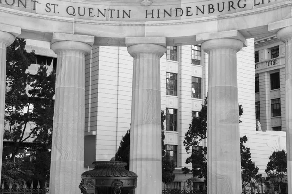 Brisbane, Australia - Thursday 17th August, 2017: View of Anzac Square War Memorial in Brisbane City on Thursday 17th August 2017. — Stock Photo, Image