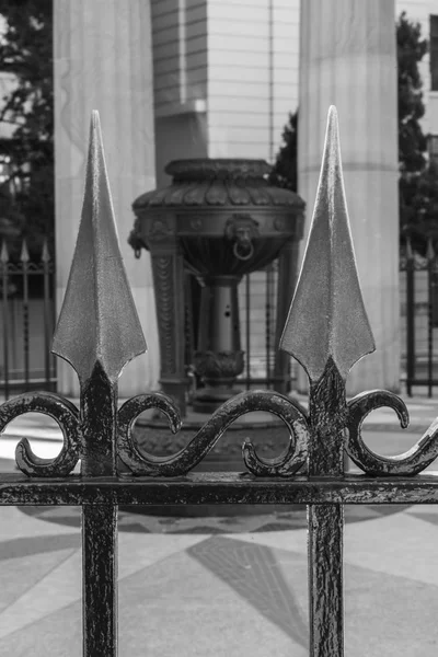 Brisbane, Avustralya - 17 Ağustos 2017, Perşembe: Anzak Meydanı Savaş Anıtı Brisbane şehrinde görünümünü üzerinde Perşembe 17 Ağustos 2017.