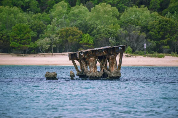 Sunk skeppsvrak på Tangalooma Island i Moreton Bay — Stockfoto