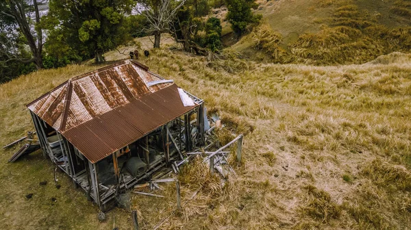 Barracão abandonado da agricultura do outback em Queensland — Fotografia de Stock