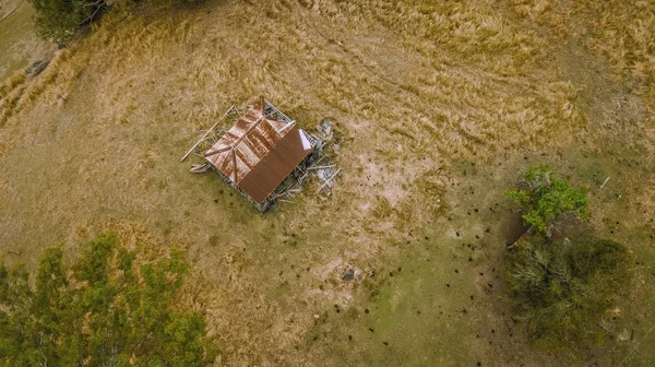 Barracão abandonado da agricultura do outback em Queensland — Fotografia de Stock