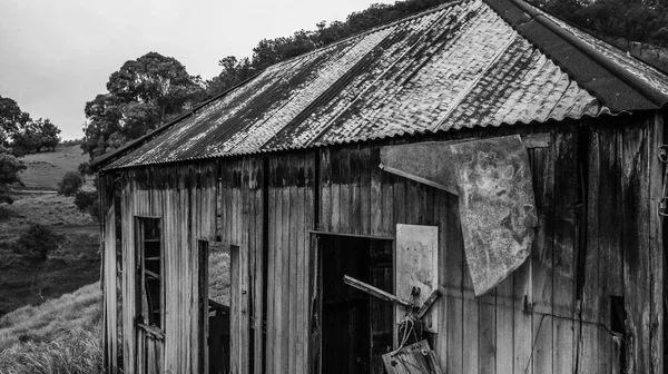 昆士兰废弃的内陆农业棚 — 图库照片