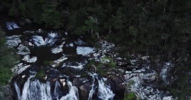 Purlingbrook Falls bahar çayı Milli Parkı'nda.