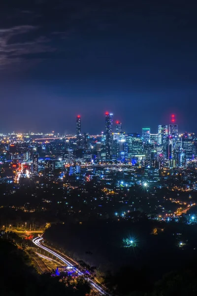 View of Brisbane from Mount Coot-tha at night. — Stock Photo, Image