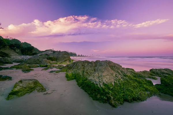 Burleigh Heads playa durante el día . — Foto de Stock