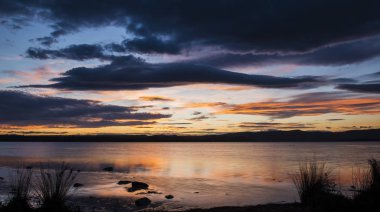 Çoğalmaktadır gölünde Tasmania, Avustralya