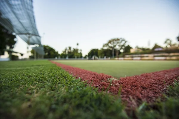 グリーン ボウリングの芝生、日の間にクローズ アップ. — ストック写真