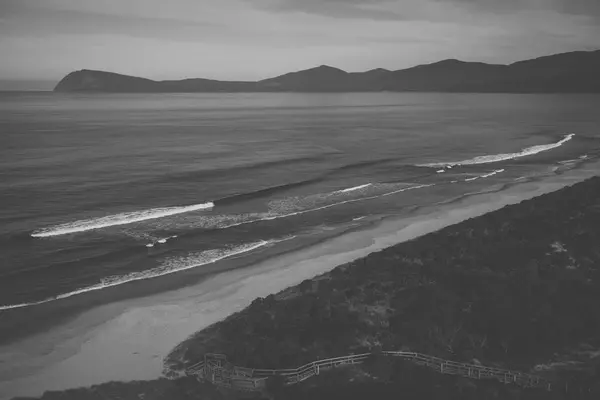 Görünümü gün boyunca karantinasıyla Beach. — Stok fotoğraf