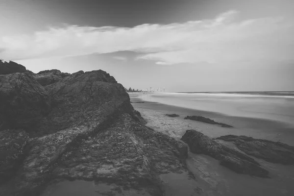 Burleigh Heads plaj gün boyunca. — Stok fotoğraf