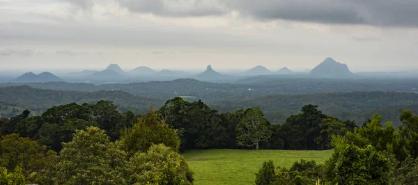 Maleny dağlar hinterlands görünümünü.