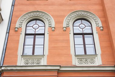 İki camları kapatın