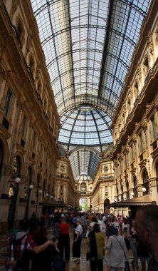 Milano 'daki Galleria Vittorio Emanuele II.