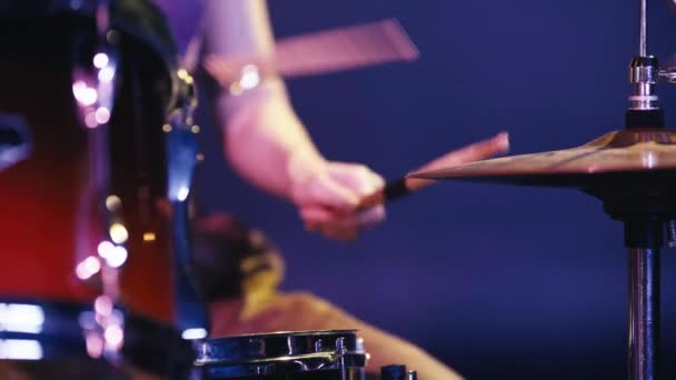 Foco Seletivo Baterista Atuando Palco — Vídeo de Stock