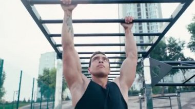 Sokaklarda tırmanma sporcusu eğitimi