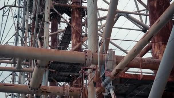 乌克兰切尔诺贝利巨大的废弃金属雷达系统 — 图库视频影像