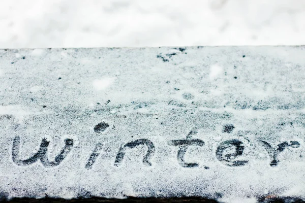 Begriff Des Winters Wortschild Kalten Winter Auf Den Schnee Geschrieben — Stockfoto
