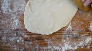 Mutfakta Ev Yapımı Hamur Tatlıları İşlemi.