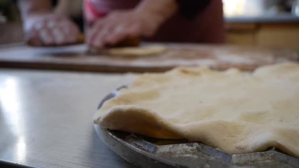 Mutfakta Yapımı Hamur Tatlıları Şlemi — Stok video