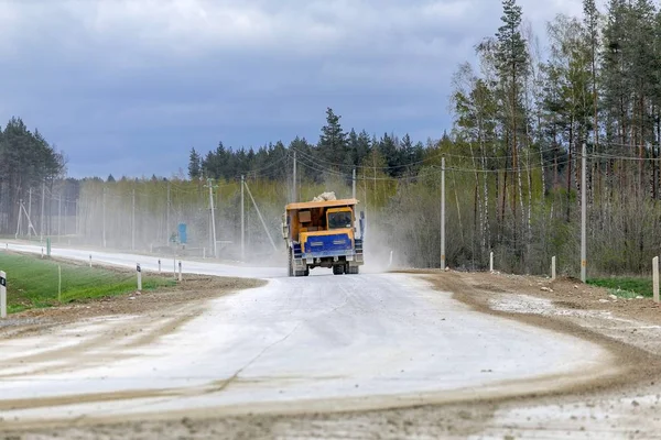 Ulaşım minerallerin büyük sarı taş ocağı Damperli kamyonlar üretmek