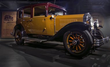 Riga, Letonya - 16 Ekim: Retro araba 1929 yıl Buick serisi 116 Riga Motor Müzesi, 16 Ekim 2016 Riga, Letonya