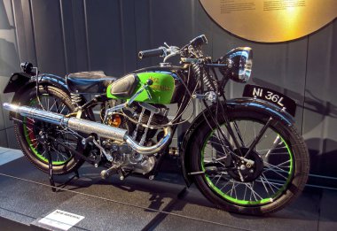 Riga, Letonya - 16 Ekim: Retro motosiklet yıl 1936 yeni imparatorluk L36 Riga Motor Müzesi, 16 Ekim 2016 Riga, Letonya
