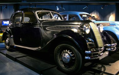 Riga, Letonya - 16 Ekim: Retro araba yıl 1938 Bmw 326 Riga Motor Müzesi, 16 Ekim 2016 Riga, Letonya