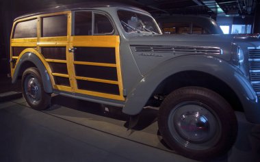 Riga, Letonya - 16 Ekim: Yıl 1955 Moskvic 401/422 Riga Motor Müzesi, 16 Ekim 2016 Riga, Letonya, Retro araba