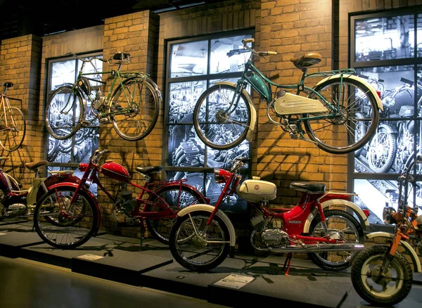 Riga, Letonya - 16 Ekim: Retro 16 Ekim 2016 Riga, Letonya Riga Motor Müzesi, motosiklet