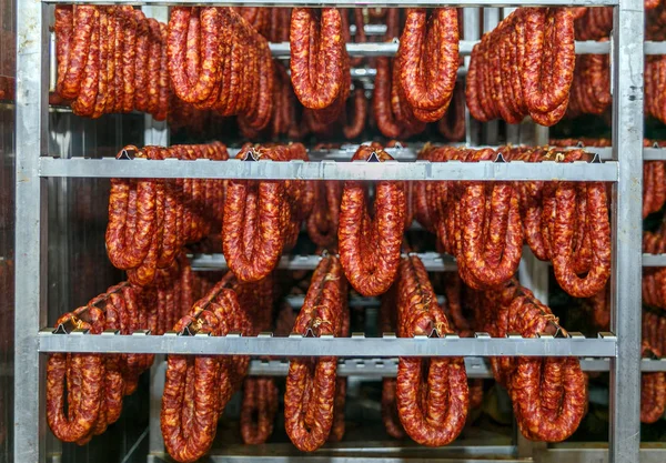 用于存储肉类和香肠制品冷藏的仓库 图库照片
