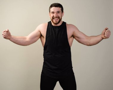 İzole poz ciddi sakallı avcı