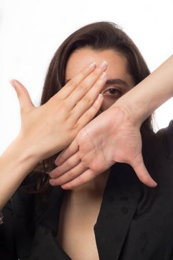 iş kadını bir el çerçeve beyaz üzerinde seyir