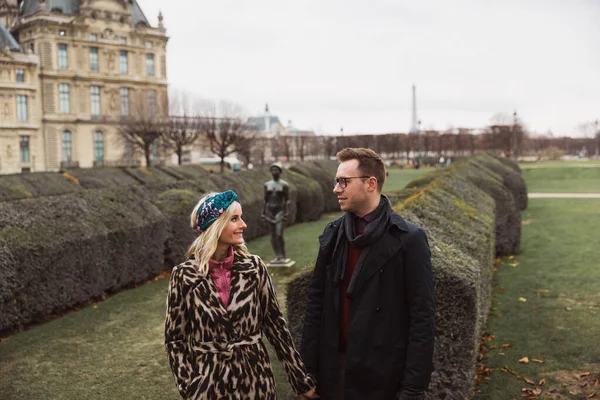 Couple Walking Europe Tourists — Stock Photo, Image