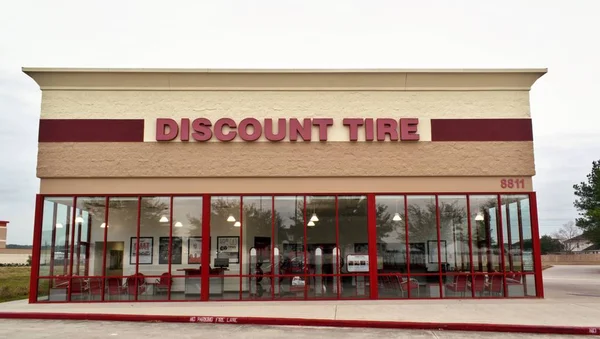 Humble Texas Usa 2020 Discount Tire Store Exterior Humble Beltway — Stock Photo, Image