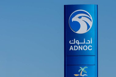 Adnoc Benzin İstasyonu Mavisi Orta Doğu 'da bir benzin istasyonu imzaladı
