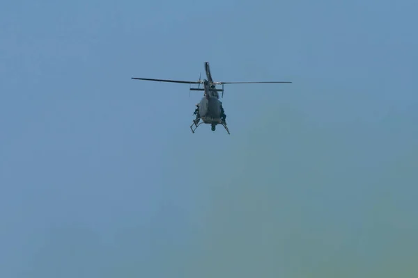 Combate Militar Guerra Com Helicóptero Voando Para Caos Destruição Soldados — Fotografia de Stock
