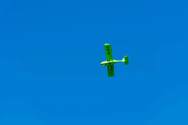 Small Green Private Plan Bright Blue Summer Sky Aerial Views — Stock Photo, Image