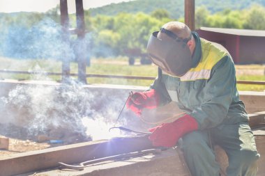 Bir iskelet çiftliği Kaynakçı Kaynak