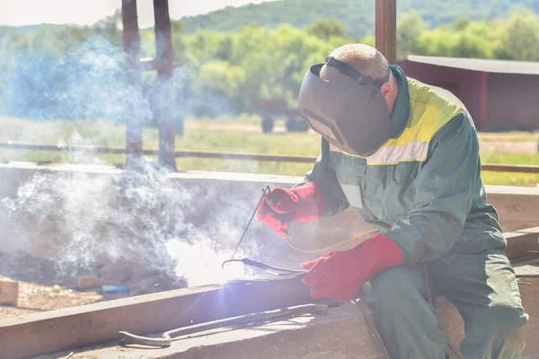 Bir iskelet çiftliği Kaynakçı Kaynak