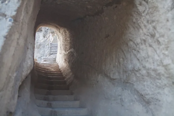 Logements dans des grottes à Vardzia, Géorgie — Photo