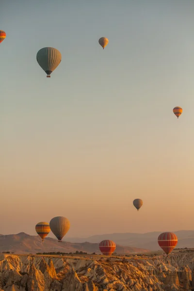 Globos de aire caliente en Capadocia — Foto de Stock