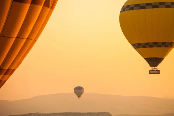 Αερόστατα θερμού αέρα σε cappadocia — Φωτογραφία Αρχείου