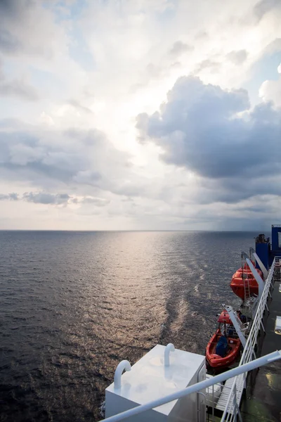 Imagem de barco salva-vidas laranja — Fotografia de Stock