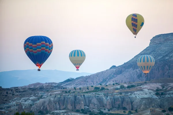 Globos de aire caliente en Capadocia —  Fotos de Stock