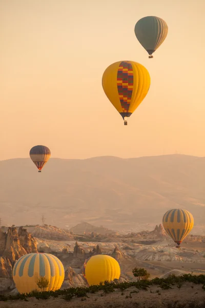 Globos de aire caliente en Capadocia —  Fotos de Stock