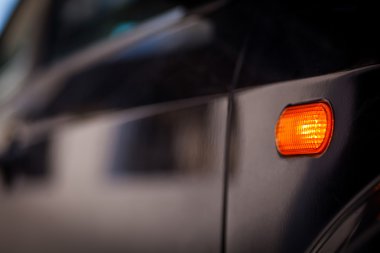 Araba dönüş sinyali