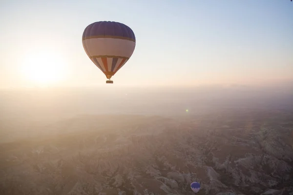 Αερόστατο ζεστού αέρα στην Καππαδοκία — Φωτογραφία Αρχείου