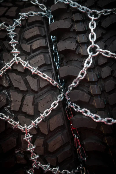 Sow chains on tires — Stock Photo, Image